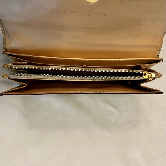 Louis Vuitton SARAH Black and Multicolor Monogram Wallet - Picture 8 of 16